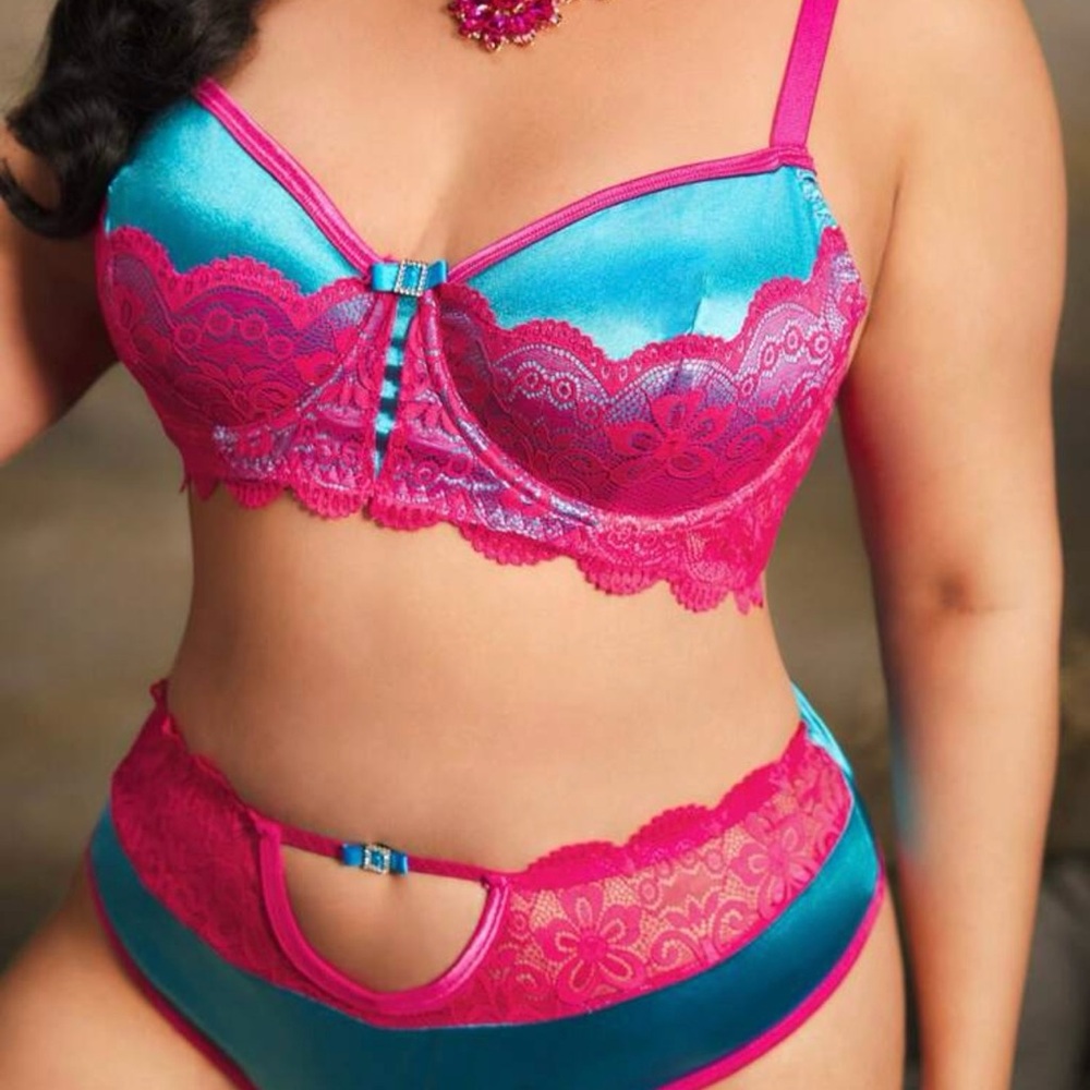 SHEIN Vibrant Pink and Blue Lace Bra Set